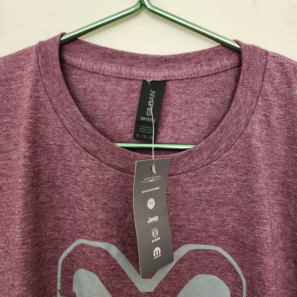 Ram Trucks Logo Graphic T-Shirt Mens XL Heather Maroon Gildan Softstyle New - Picture 2 of 4